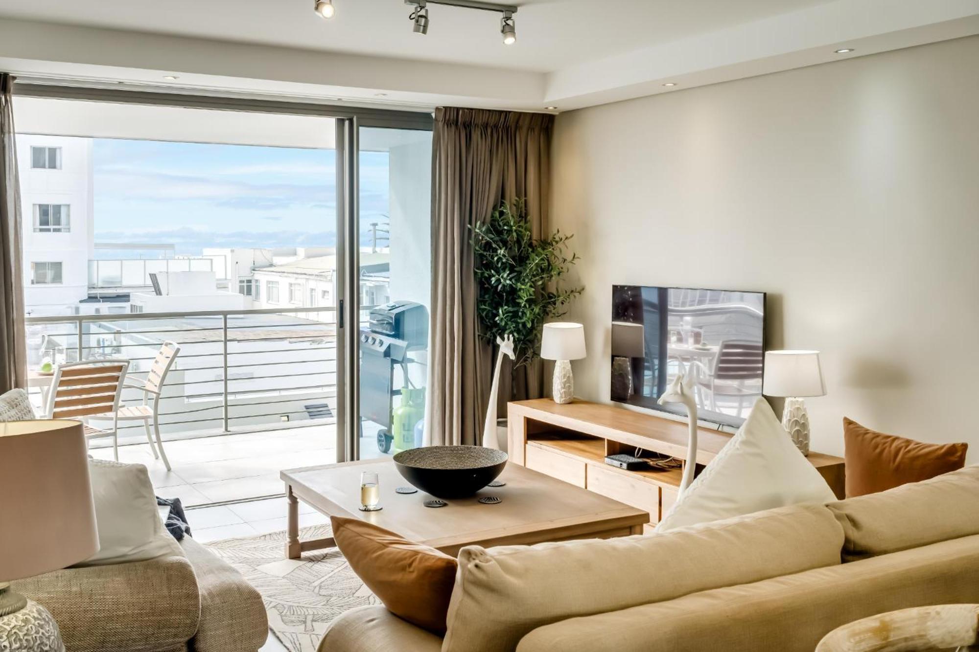 Fairmont 201 * Cape Town